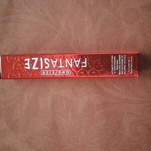 One/Size Fantasize Ultimate Lifting & Lengthening Mascara in Bodacious Black